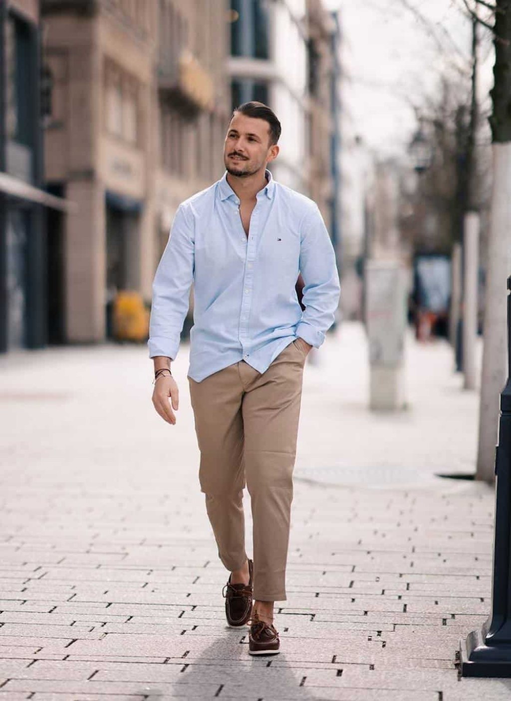 Picture of: Brown Shoes Khaki Pants: How To Master This Outfit Combo!