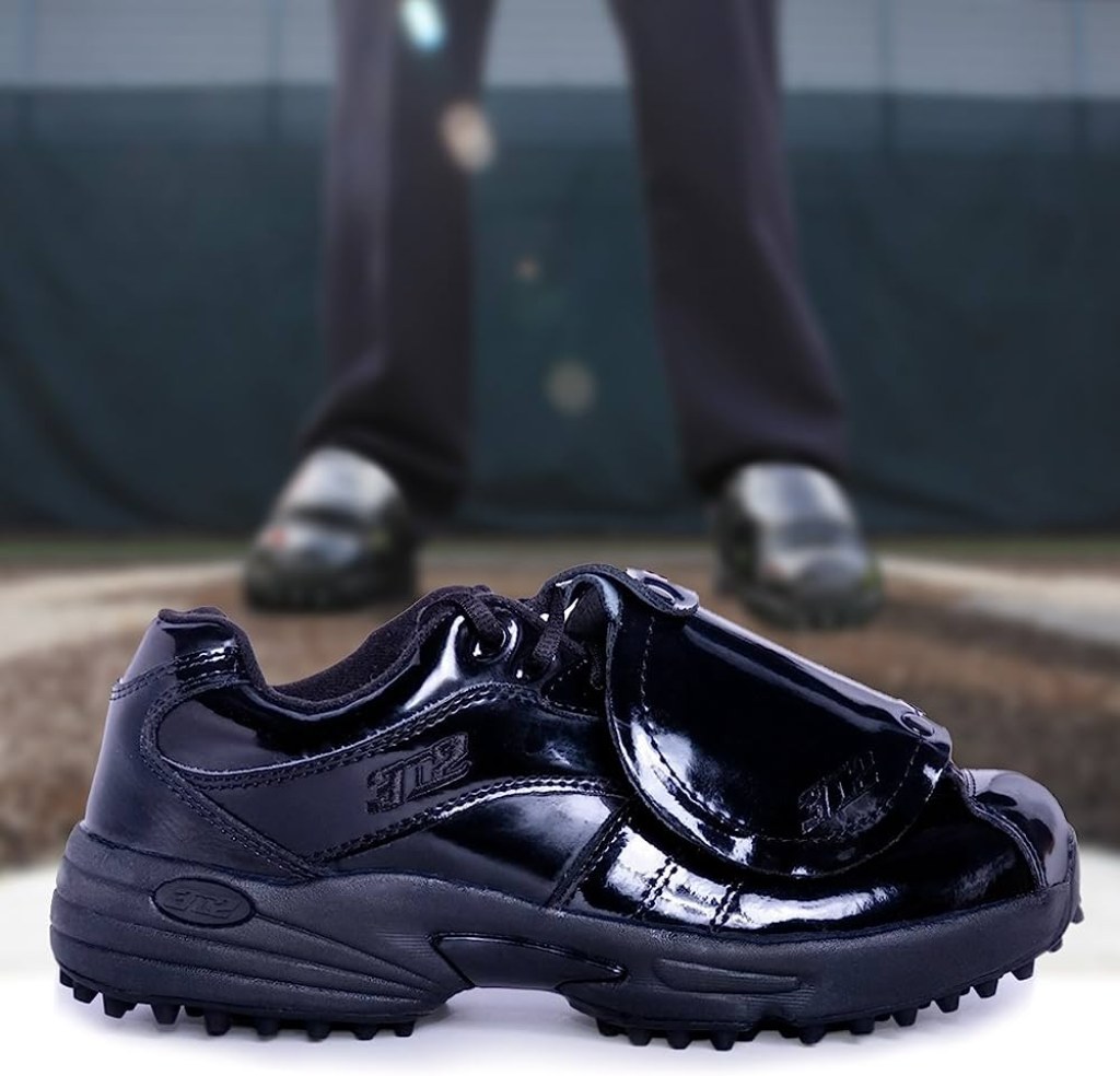 Picture of: N Men’s Umpire Shoe Reaction Pro Plate Lo – Patent Leather-Black